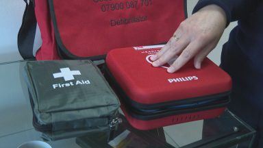 Highland golf course first to install defibrillators in buggies