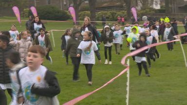 Hundreds of youngsters complete first world wide daily mile