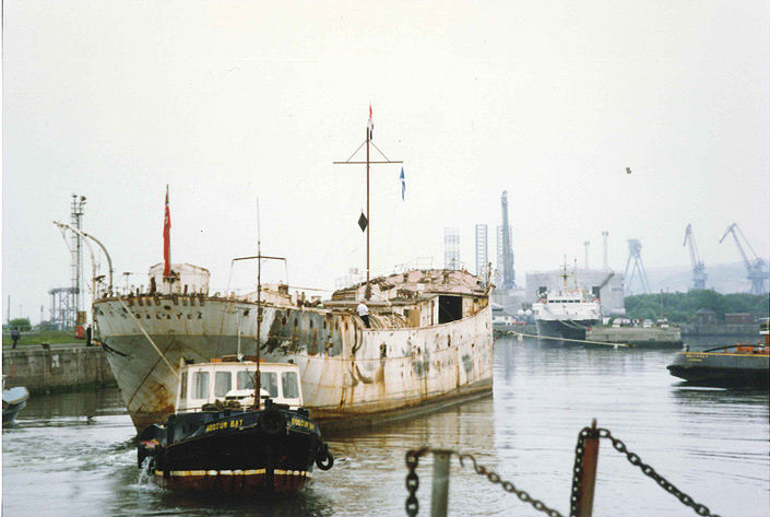 Tall Ship Glenlee returning to Greenock in 1993.