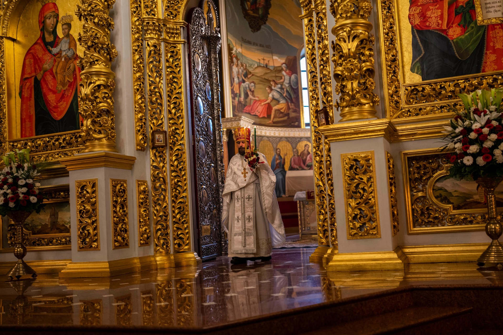 rchimandrite Avraamii, acting vicar of the Kyiv-Pechersk Lavra, conducts an Orthodox Sunday Easter mass inside the Dormition Cathedral at Kyiv-Pechersk monastic complex in Kyiv (Bernat Armangue/AP/PA)