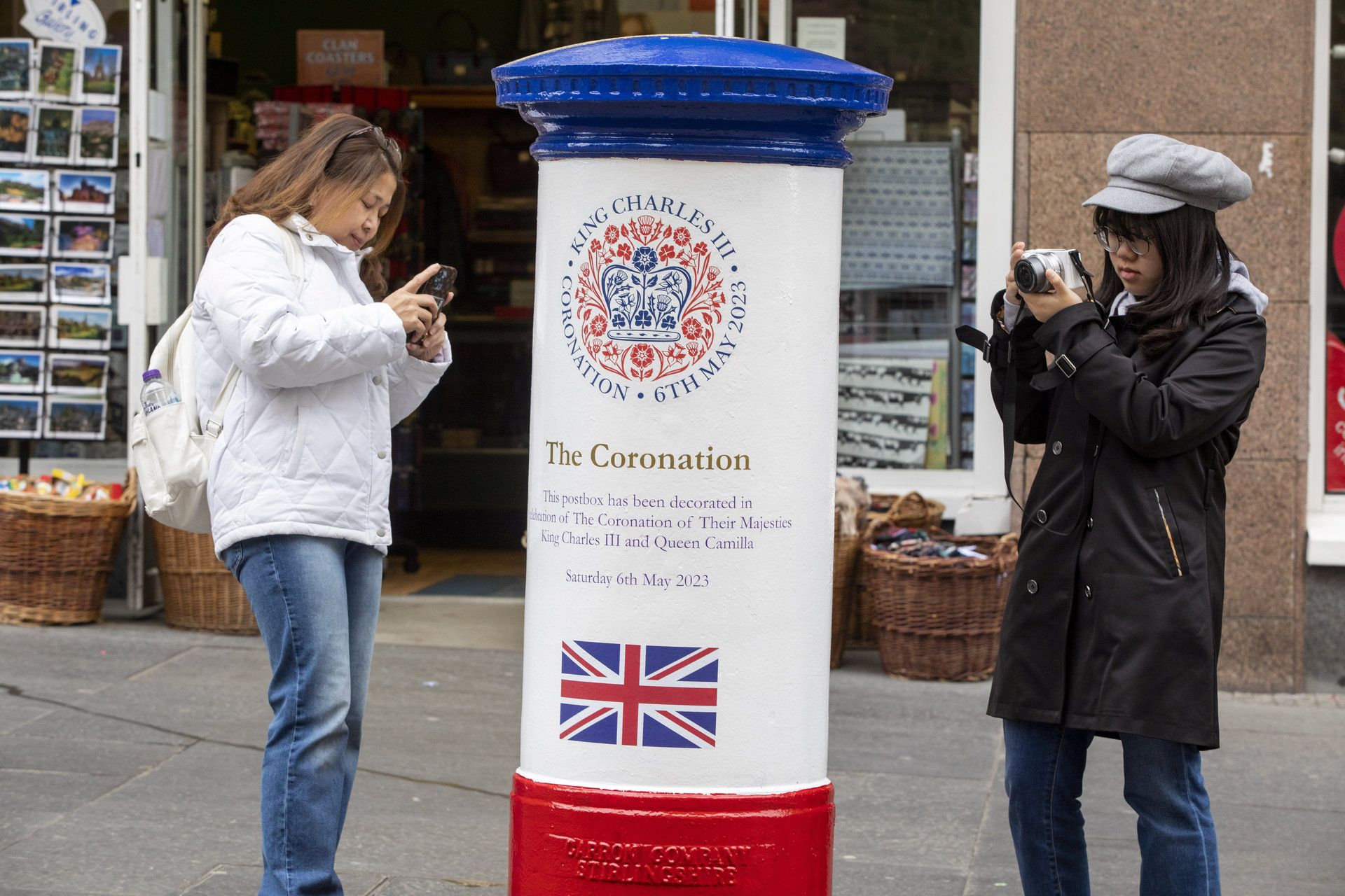 New postbox on Edinburgh's Royal Mile features coronation emblem