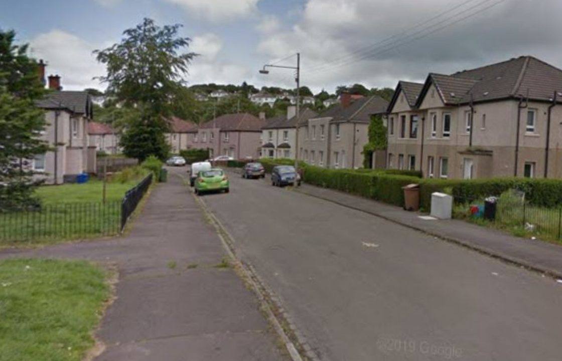 Man ‘seen with firearm’ on Glasgow street as police launch search