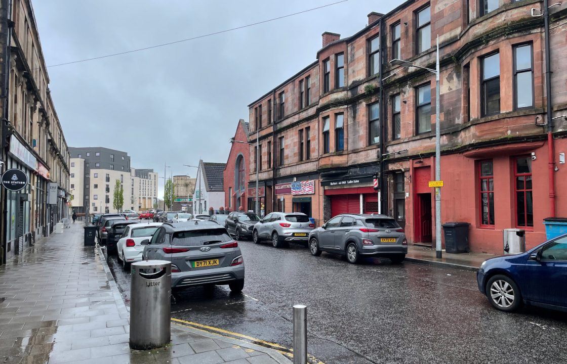 Clydebank police launch attempted murder probe after man stabbed in early hours on Alexander Street