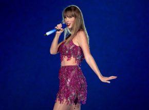 Taylor Swift finishes US leg of Eras Tour by announcing 1989 re-record