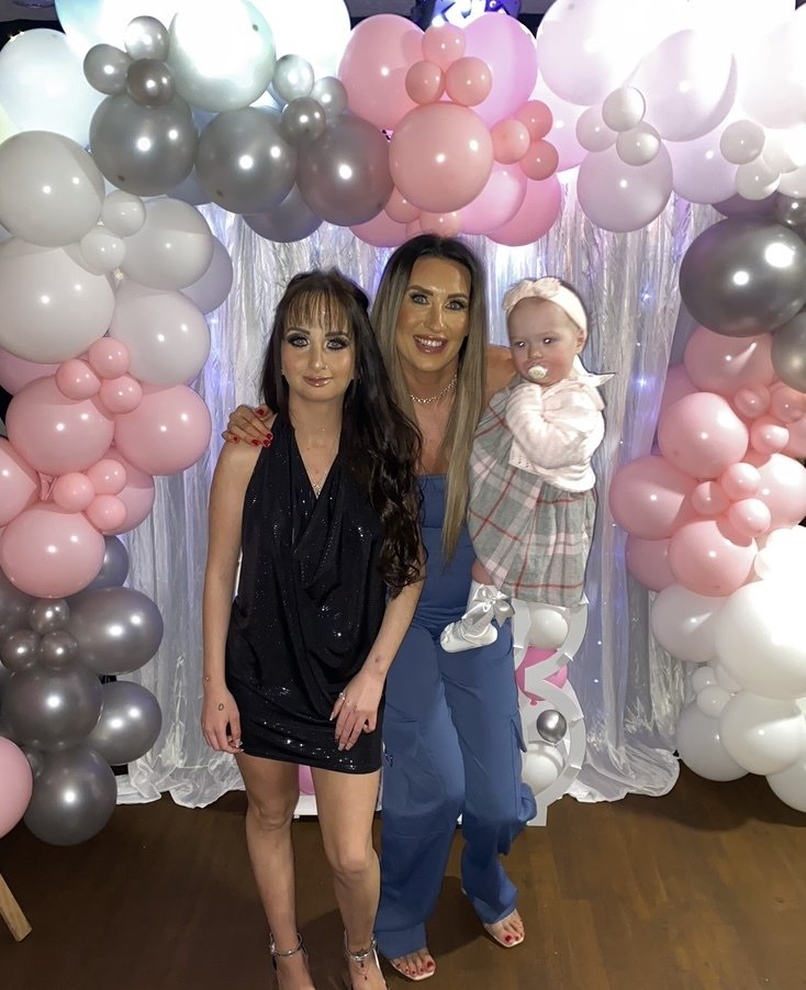 Bryony Duthie with her mother Stephanie and sister Murron. 