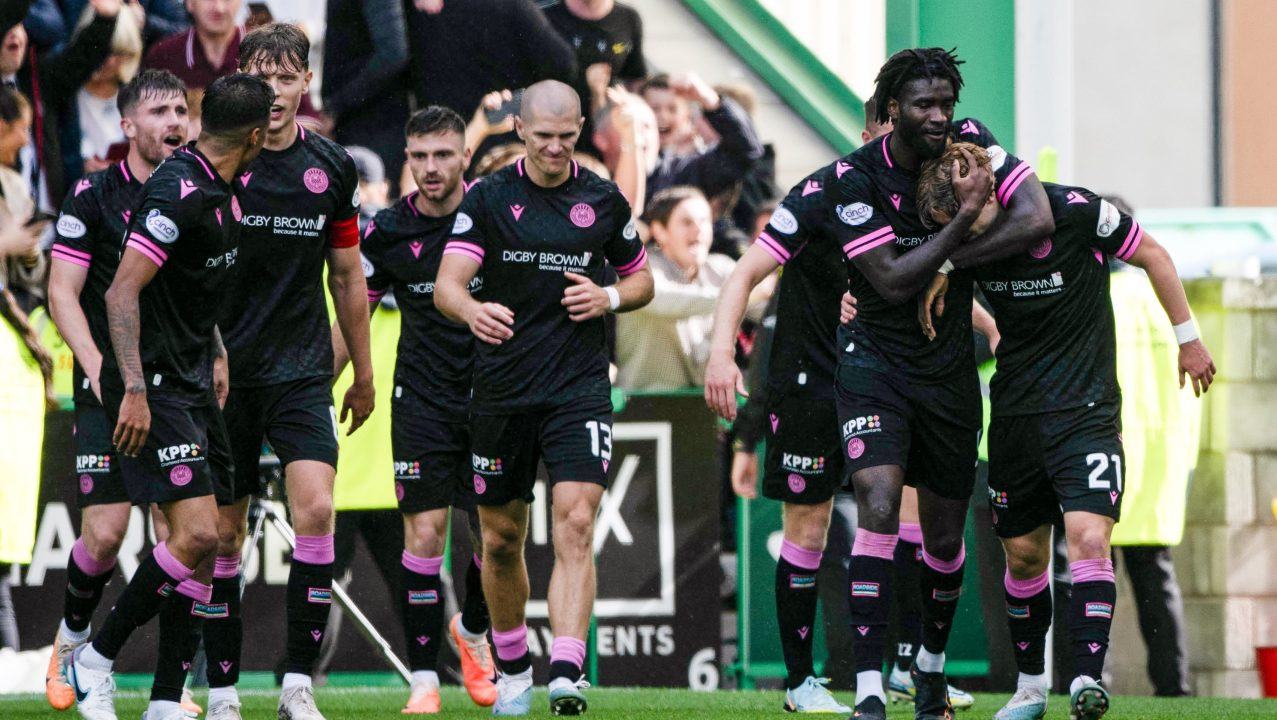 St Mirren boss Stephen Robinson hoping to catch Dundee cold in Paisley clash