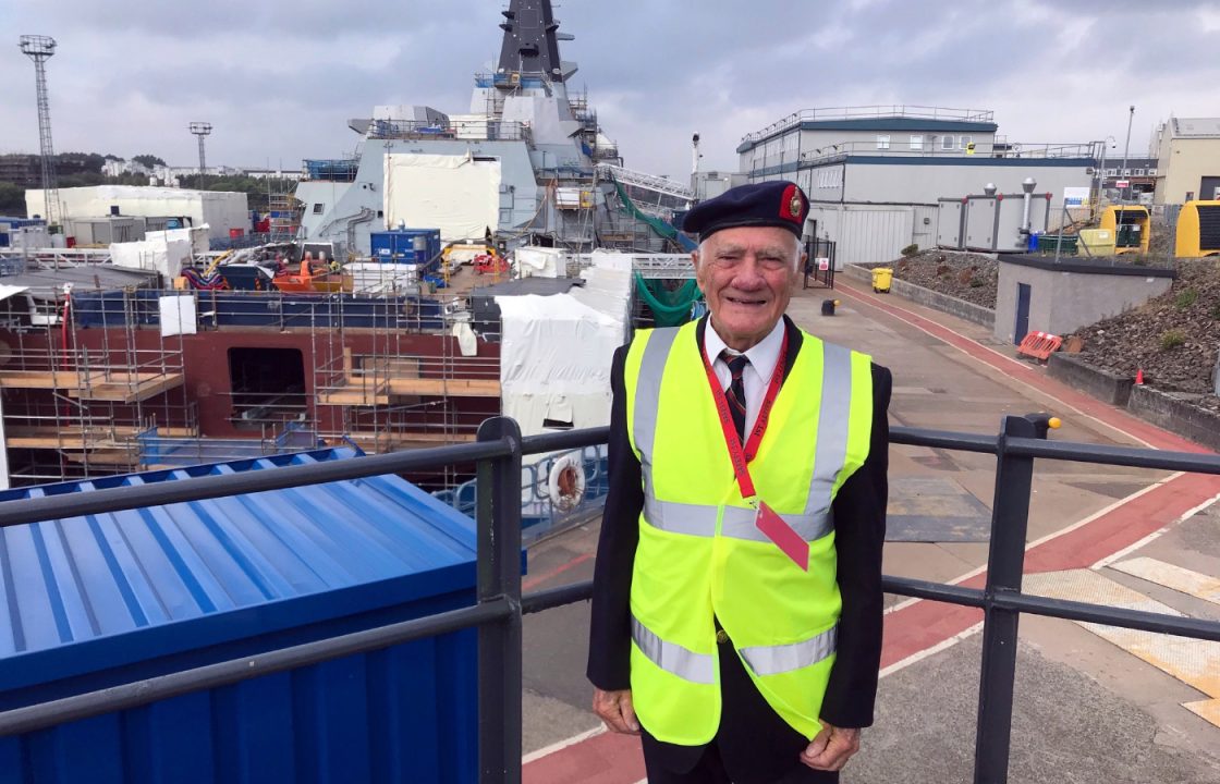 WW2 HMS Glasgow Royal Marine gunner visits namesake frigate on the Clyde