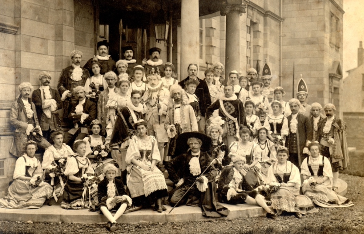 The Gondoliers performers at the Adam Smith Theatre in 1899 (Kirkcaldy Musical Society/PA) 