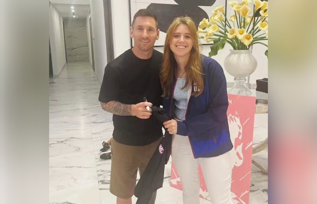 Messi was gifted the paintings by his new neighbour.