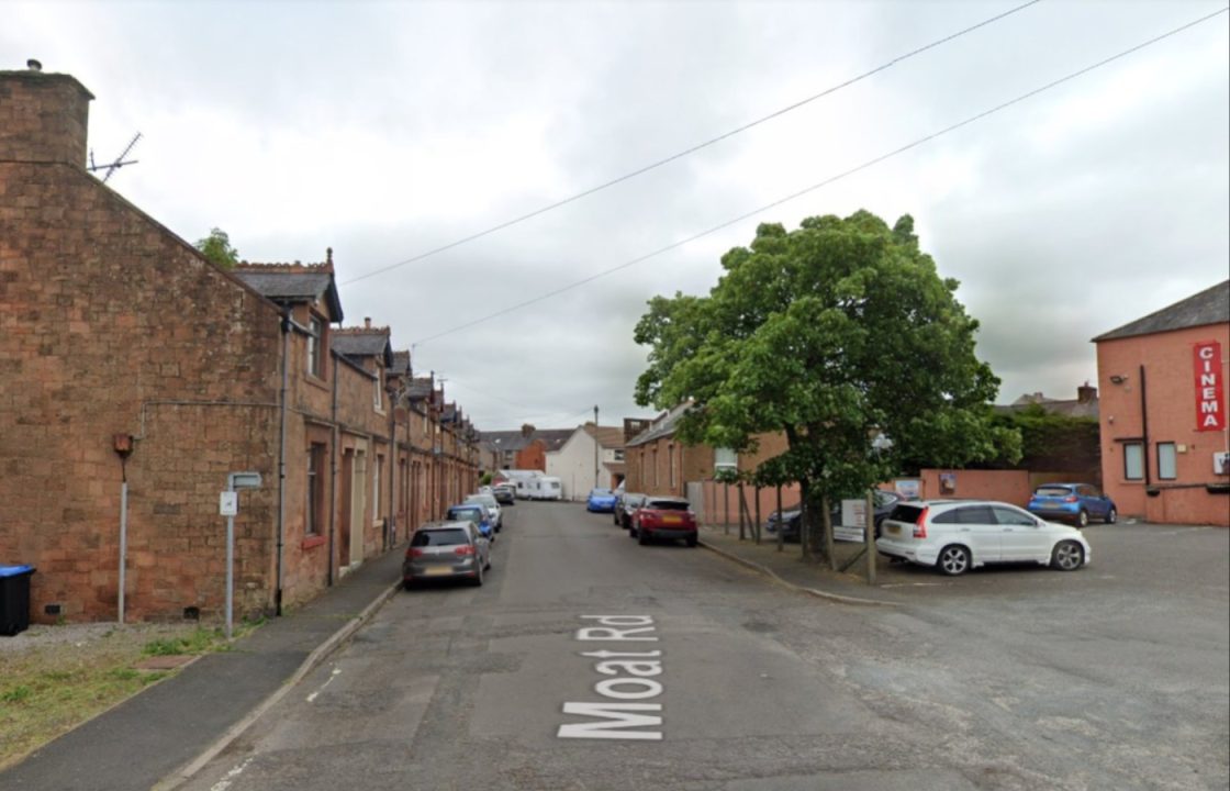 Man suffers serious injuries to head, leg and arm after assault by gang on Moat Road, Annan