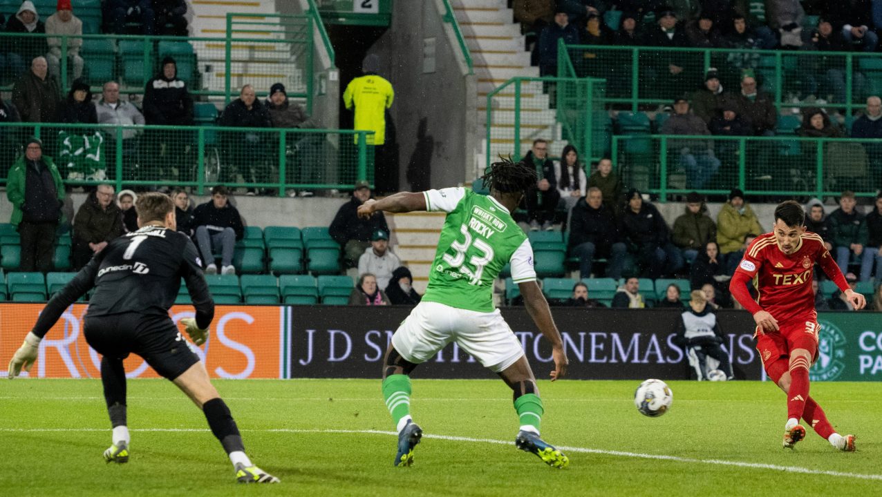 Goalkeeper David Marshall produces inspired performance as Hibs beat Aberdeen