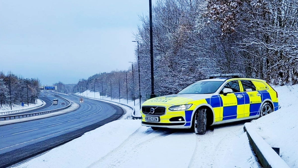 Glasgow Airport suspends all flights amid snow and ice alert over Scotland