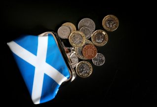 Hundreds of thousands of people in missed debt repayments, Citizens Advice Scotland says
