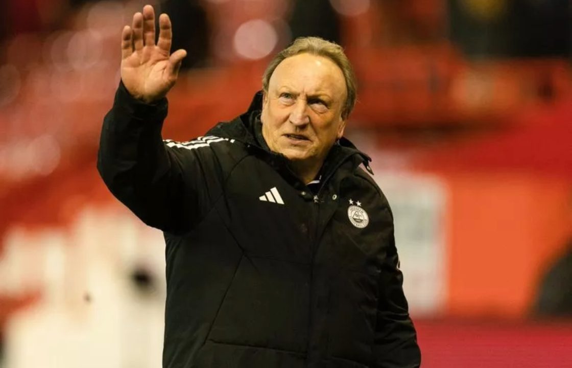 Neil Warnock says Aberdeen giving goals away like ‘Sunday league’ after Hibs draw