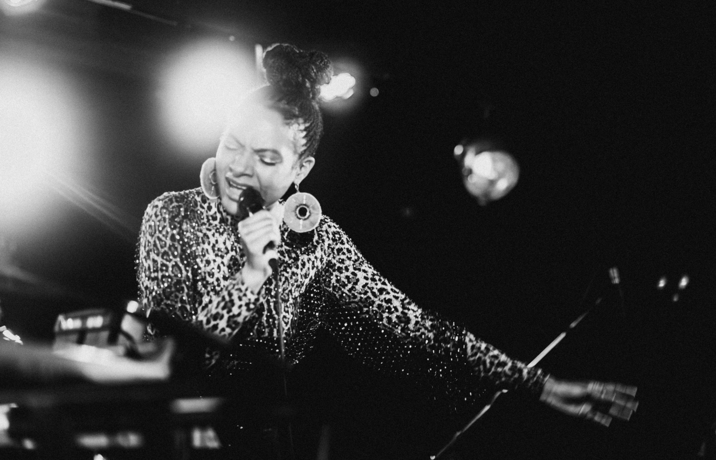 Canadian songstress Allison Russell performed to a captivated crowd at Òran Mór. 