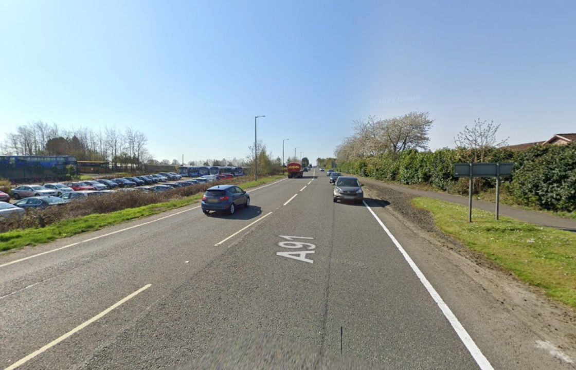 A91 closed after crash as drivers warned to ‘avoid’ area