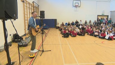Scottish singer-songwriter Callum Beattie performs charity gig at Warddykes Primary School