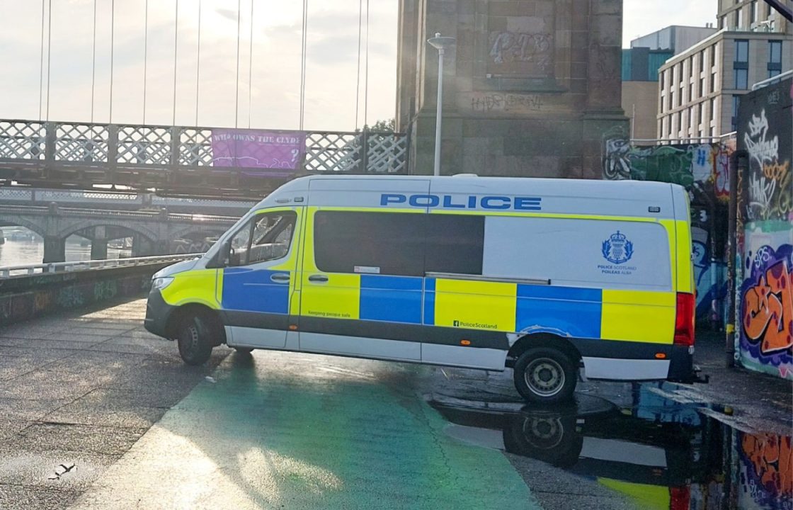 Axe, machete and knife seized after police detain gang of youths in Glasgow City Centre