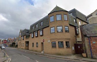 American golfers ‘dissuaded’ from parking minibus in North Berwick holiday flat’s only space