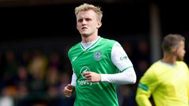 Ewan Henderson makes permanent transfer from Hibs to Beerschot