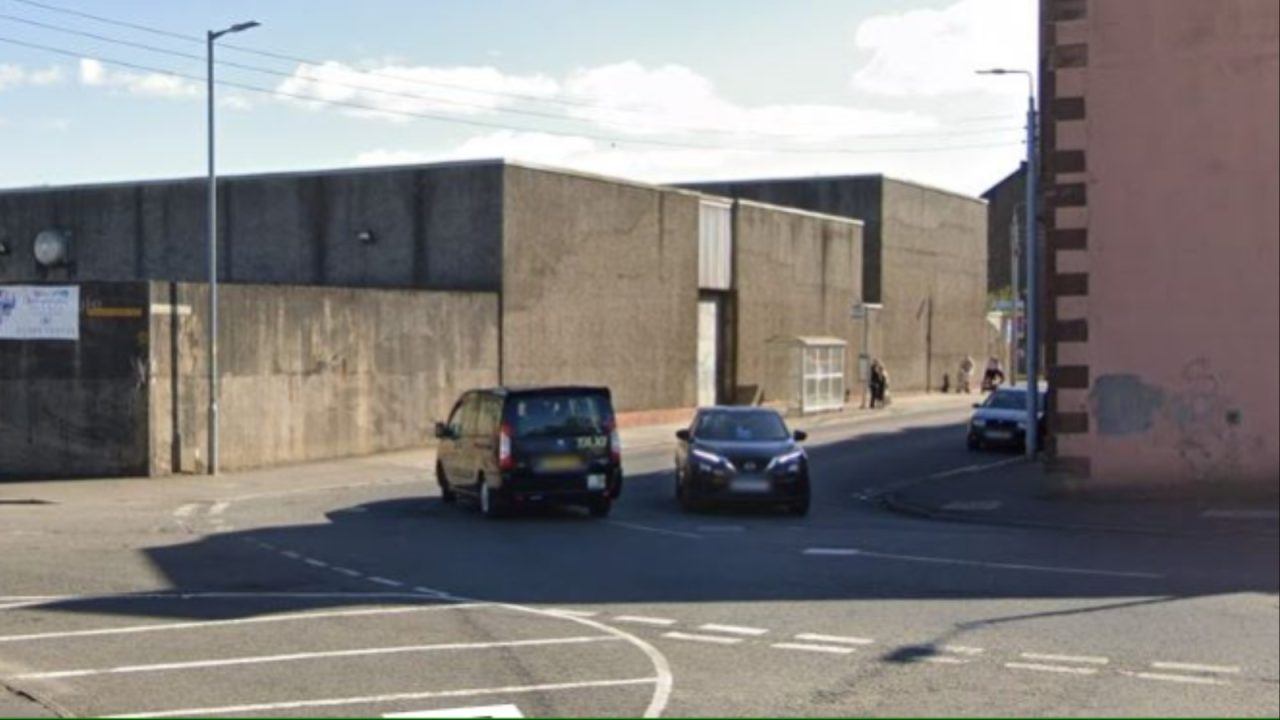 Man taken to hospital after being ‘seriously assaulted’ on Clydebank’s Whitecrook street