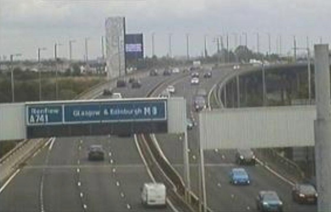 ‘Six-vehicle’ crash restricts M8 near Glasgow Airport