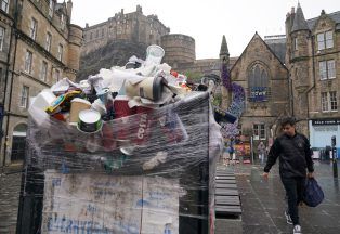 Swinney urged to act to avert strike by refuse staff during Edinburgh festivals