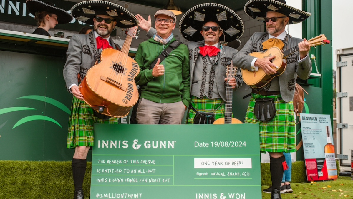 Tourist wins ‘free beer for a year’ after buying millionth pint at Edinburgh Fringe