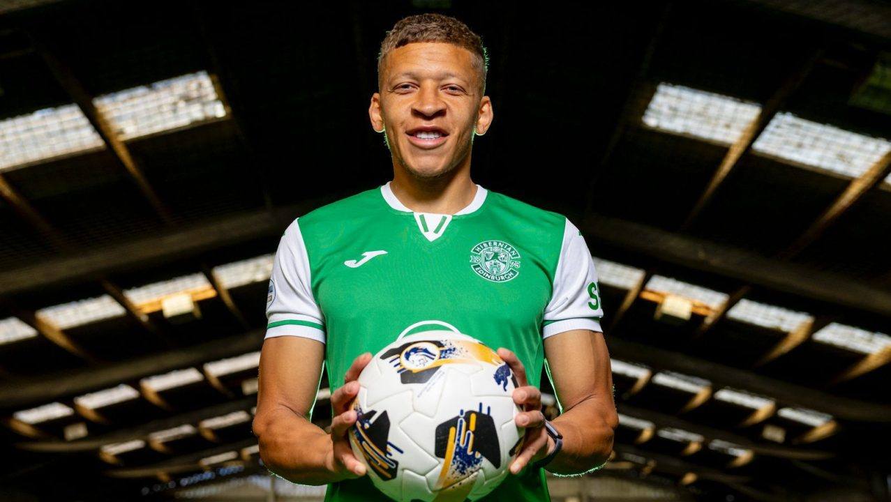 Hibernian sign former Newcastle United striker Dwight Gayle on one-year deal