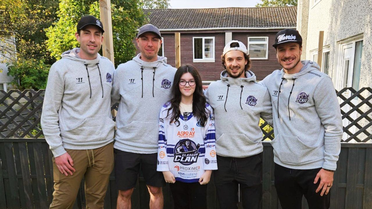 East Kilbride schoolgirl who underwent five-hour spine straightening surgery meets hockey heroes