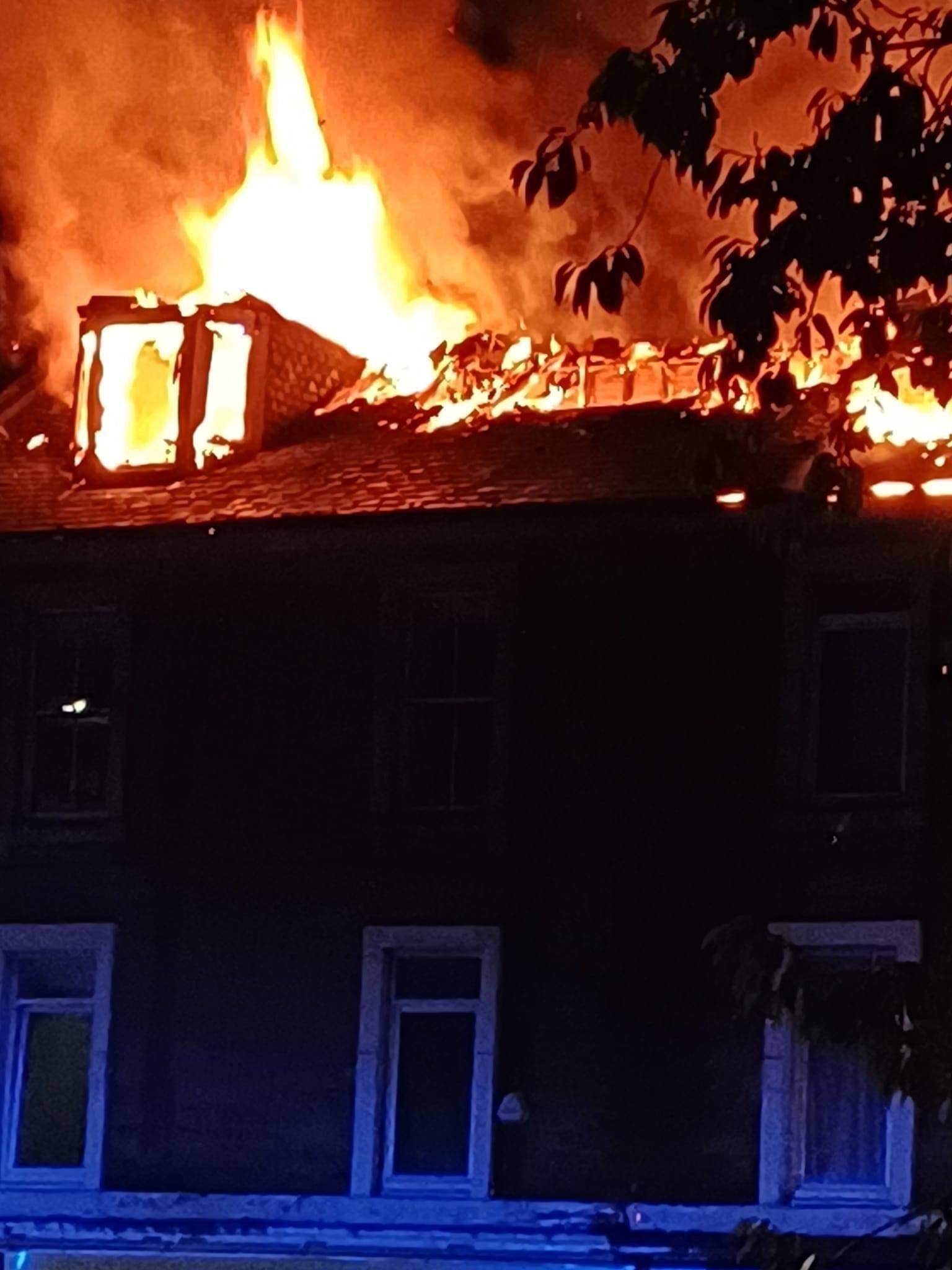 Fire breaks out in tenement block in Dundee's Princes Street.