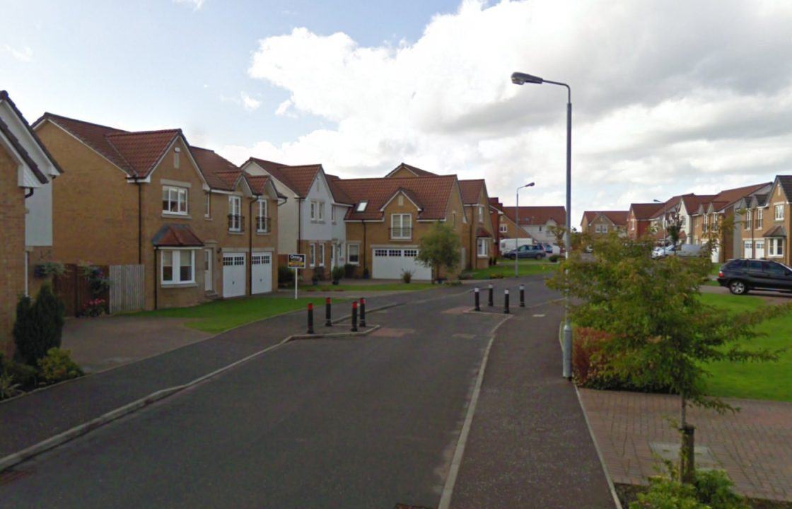 Cars ‘deliberately’ set on fire in Bargeddie driveway in early hours