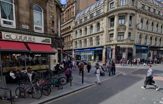 Police cordon off street near Glasgow Central Station as public urged to avoid the area