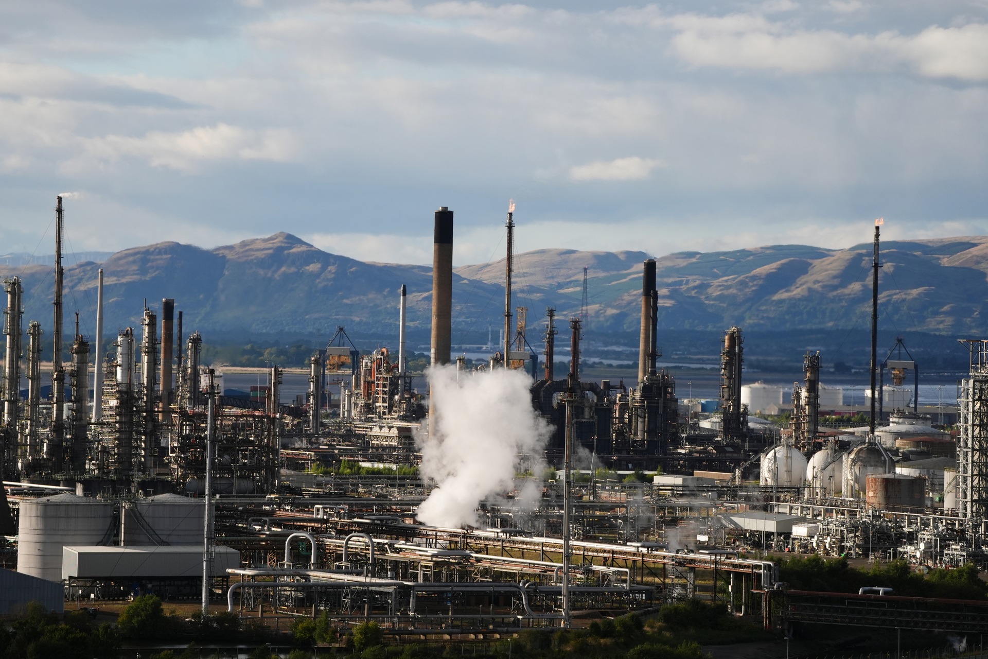 Petroineos said Grangemouth is losing the company up to £385,000 a day (Andrew Milligan/PA) 