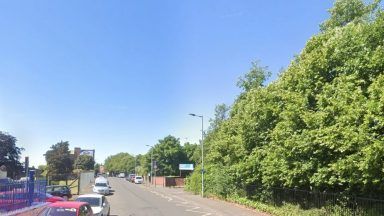 Man found injured after police called to disturbance involving crowd on Glasgow street