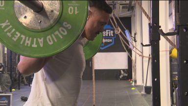 Edinburgh man attempting weightlifting challenge in aid of mental health