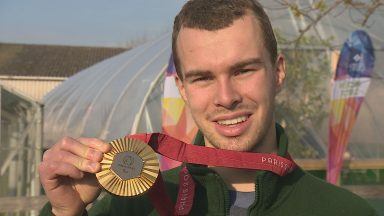 Paralympic champion Ben Sandilands returns to his roots at horticultural college