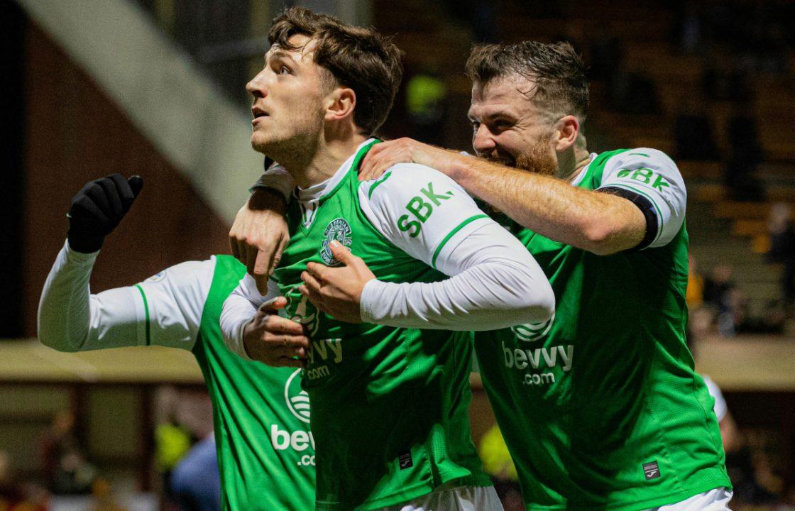 Hibernian beat Motherwell to end winless run and move off foot of Premiership