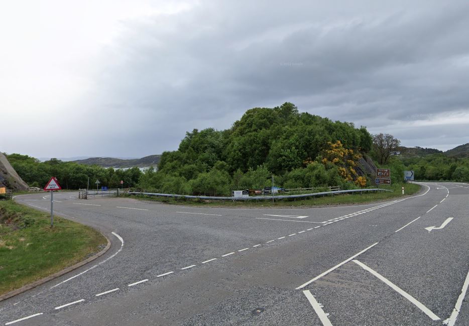 Teen airlifted to hospital after being knocked down by bus on Highland road