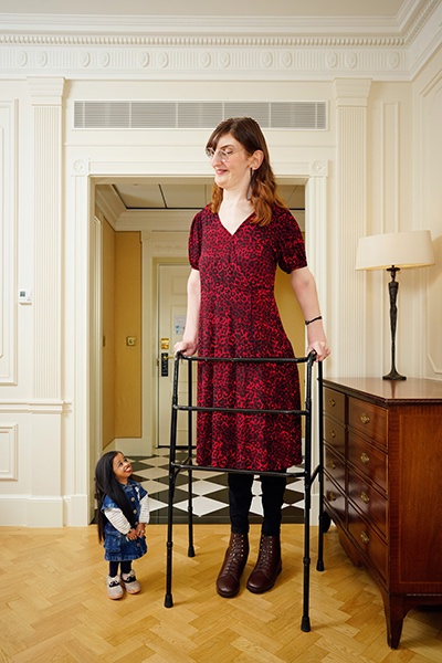 Jyoti Amge, shortest woman, and Rumeysa Gelgi, tallest woman, meet for the first time and share afternoon tea