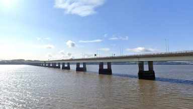 Man dies in hospital after being rescued from River Tay