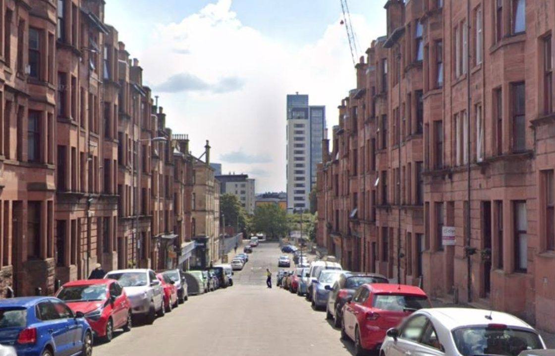 Man pronounced dead after collapsing on street in Glasgow