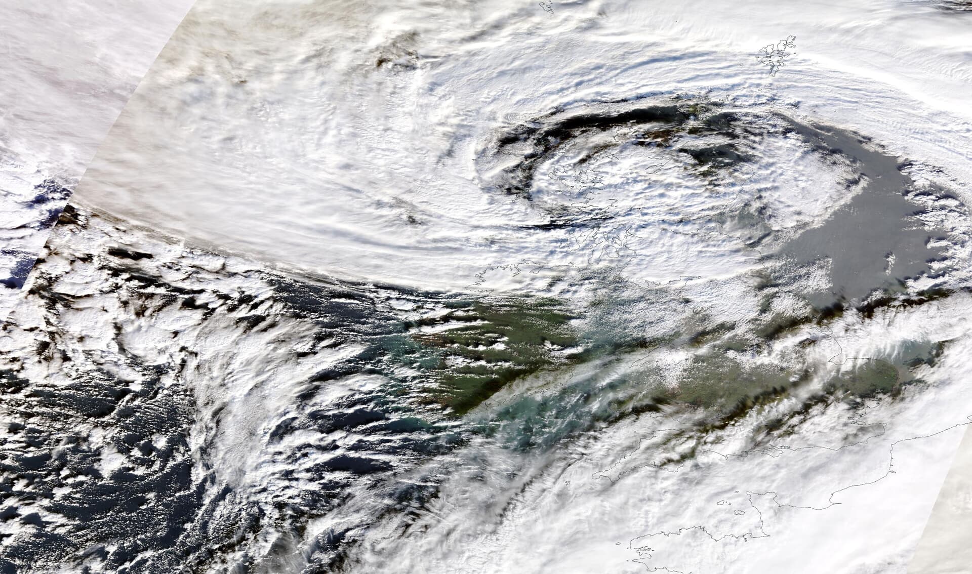 Weather bomb: Storm Eowyn hurtled across the Atlantic and underwent 'explosive cyclogenesis'—an area of low pressure that deepened rapidly.