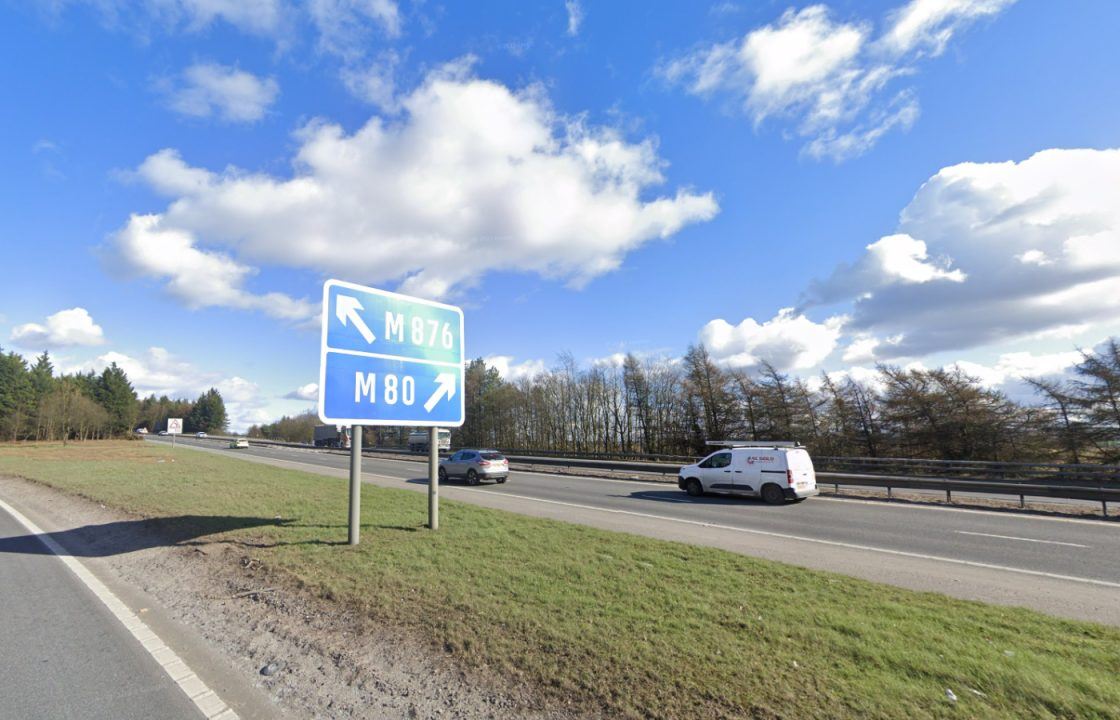 M80 closed in both directions at Dennyloanhead after electric pole bursts into flames