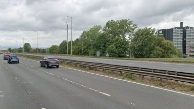 M8 near Glasgow Airport opens after closure due to concern for person on White Cart Viaduct