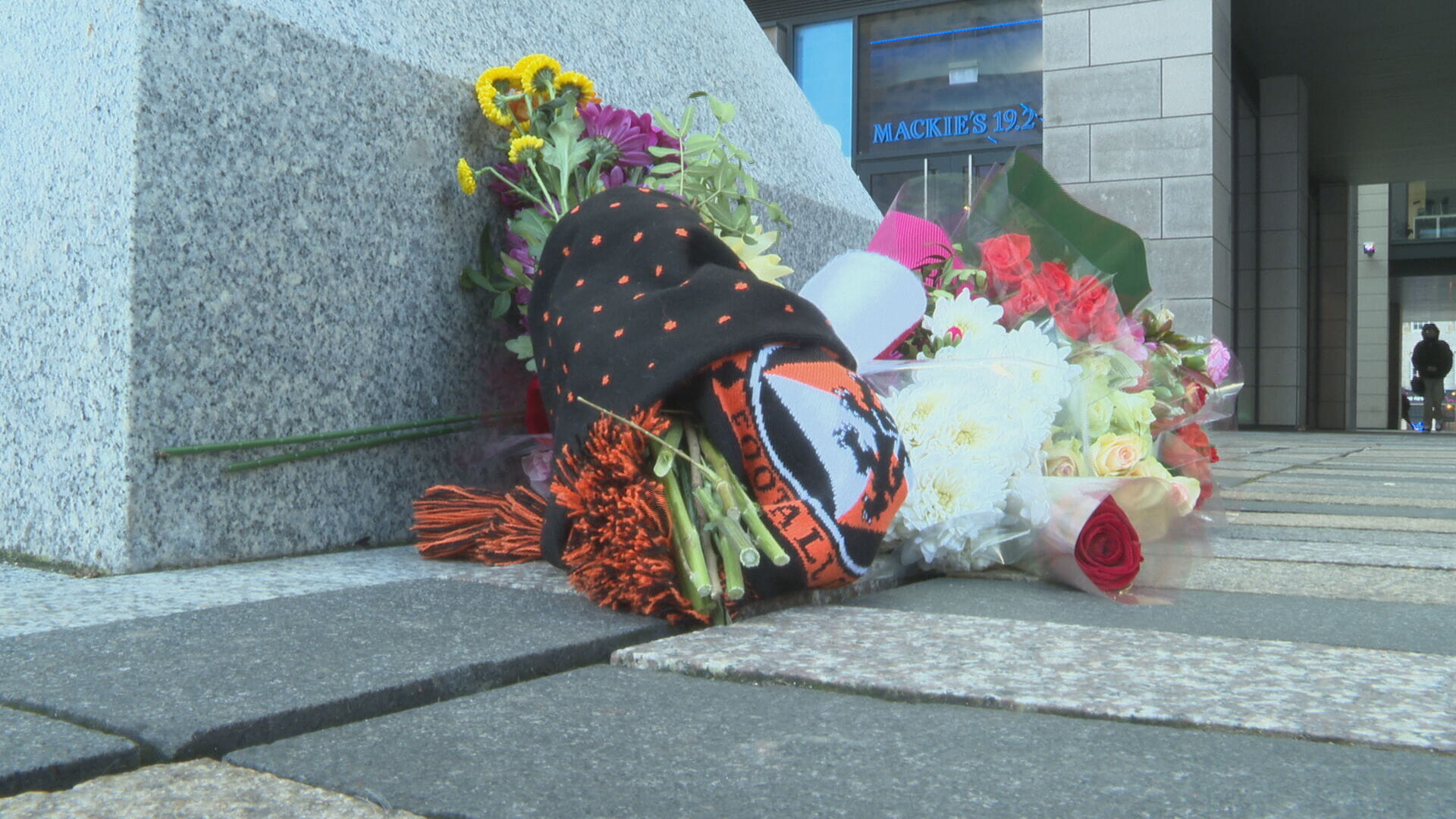 Floral tribute to Denis Law laid at Pittodrie 