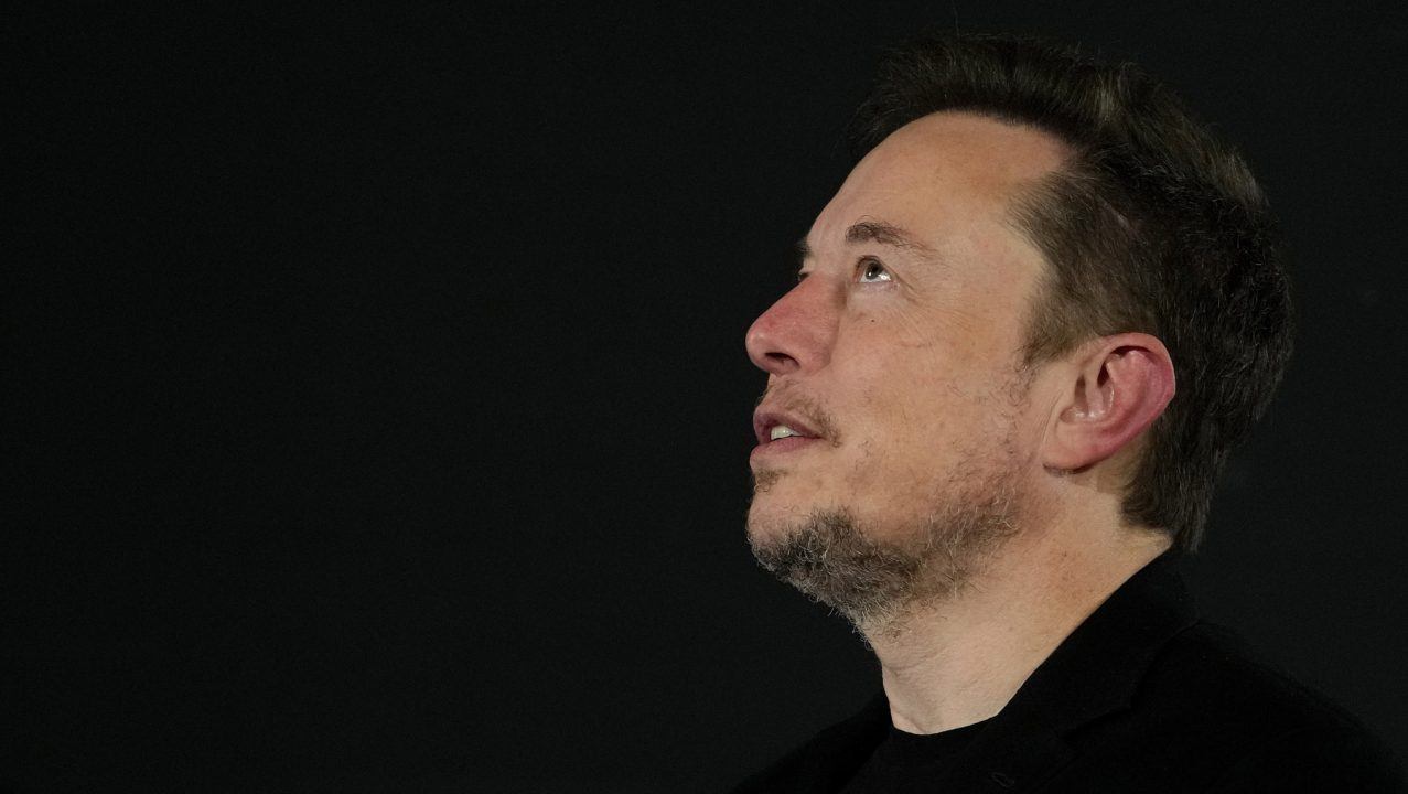 Elon Musk would like to buy Liverpool, says his father