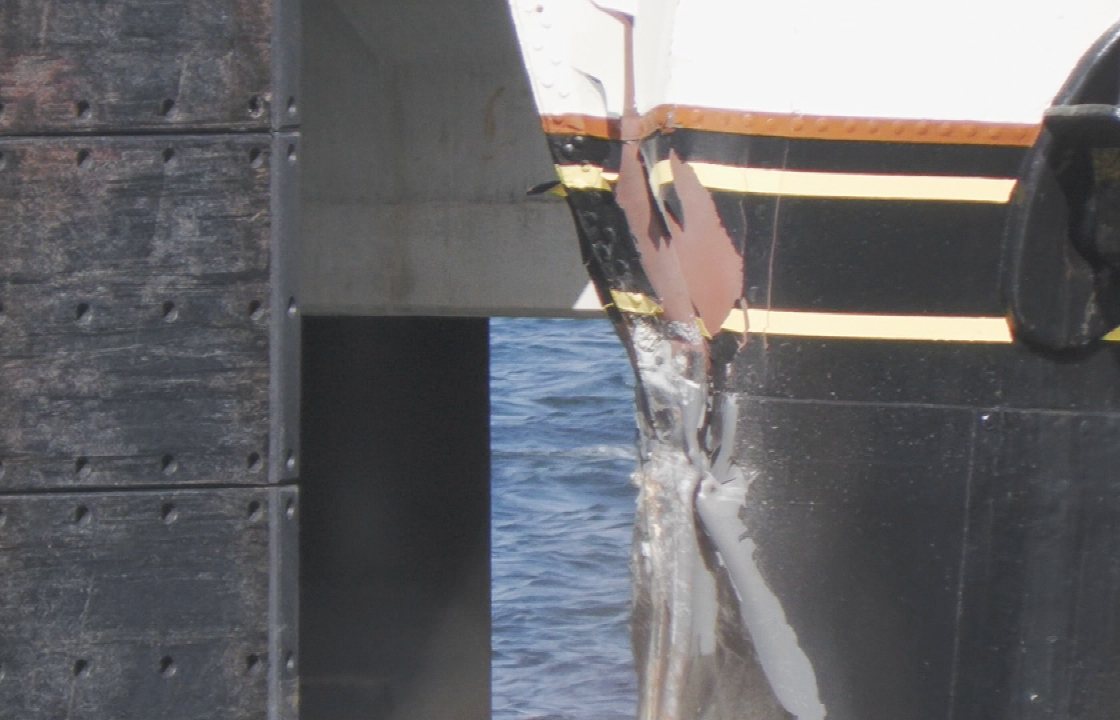 While attempting to berth following a two-hour afternoon excursion along the Isle of Arran coast, the vessel made 'heavy contact' with the pier.