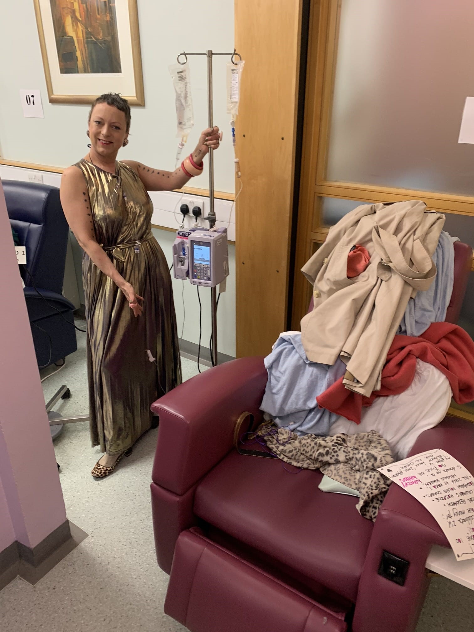 Jane donned a gold dress to celebrate her 100th chemotherapy