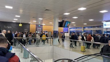 Passengers face long security queue at Glasgow Airport after ‘system issue’